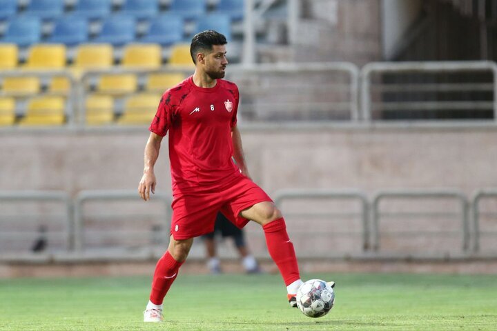 عکس از مرتضی پورعلی گنجی مدافع میانی پرسپولیس