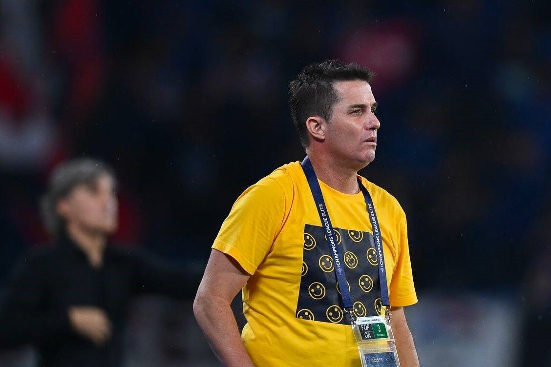 عکس از اوسمار پس از جام بردن با بوریرام