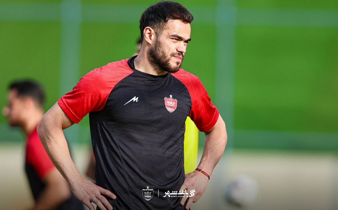 عکس از اوستون اورونوف وینگر ازبکستانی پرسپولیس