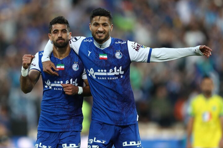 عکس از پیمان بابایی و محمد محبی مهاجمان استقلال در سال ۱۴۰۱