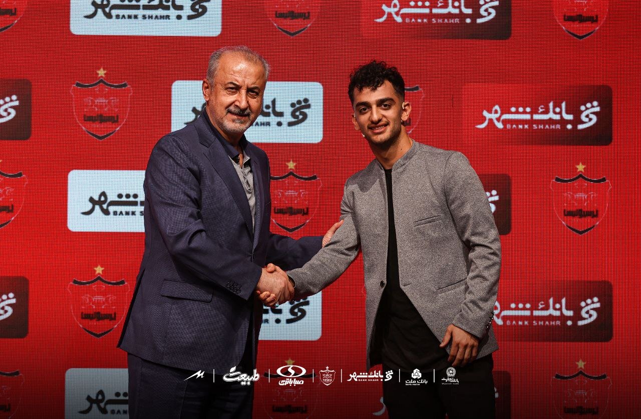 عکس از مجتبی فخریان وینگر جدید پرسپولیس با رضا درویش