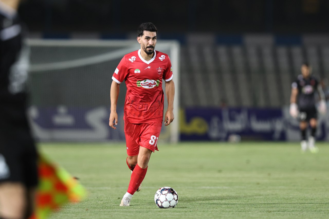 عکس از رضا شکاری بازیکن پرسپولیس در سال ۱۴۰۴