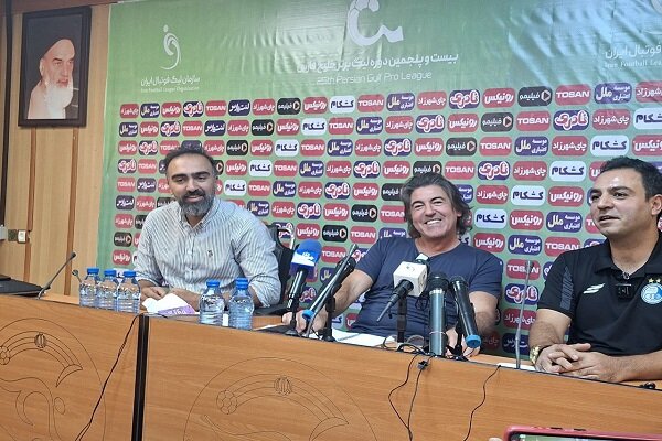 عکس از ریکاردو ساپینتو سرمربی تیم استقلال