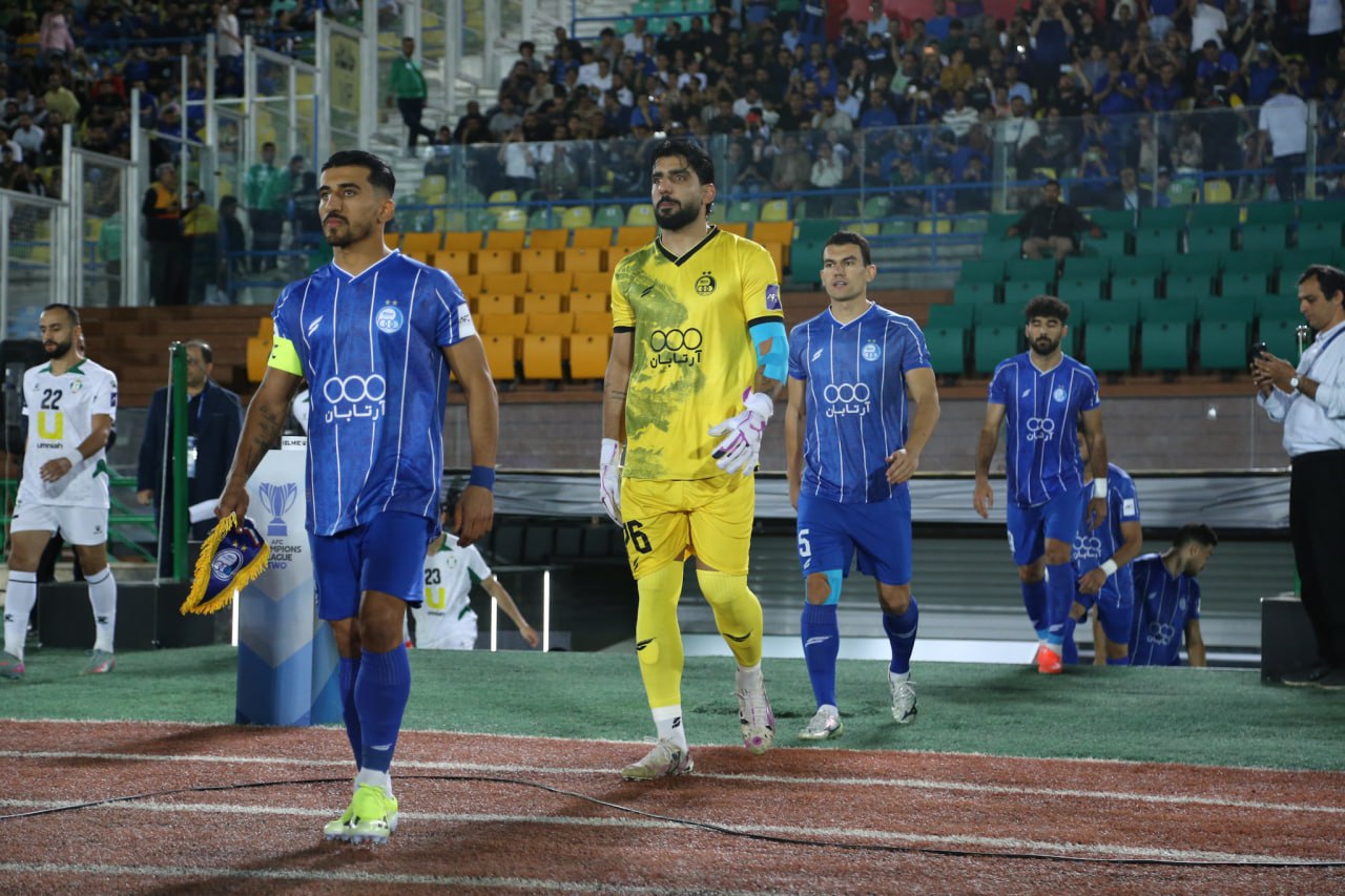 عکس از صالح حردانی مدافع راست استقلال در بازی مقابل الوحدات