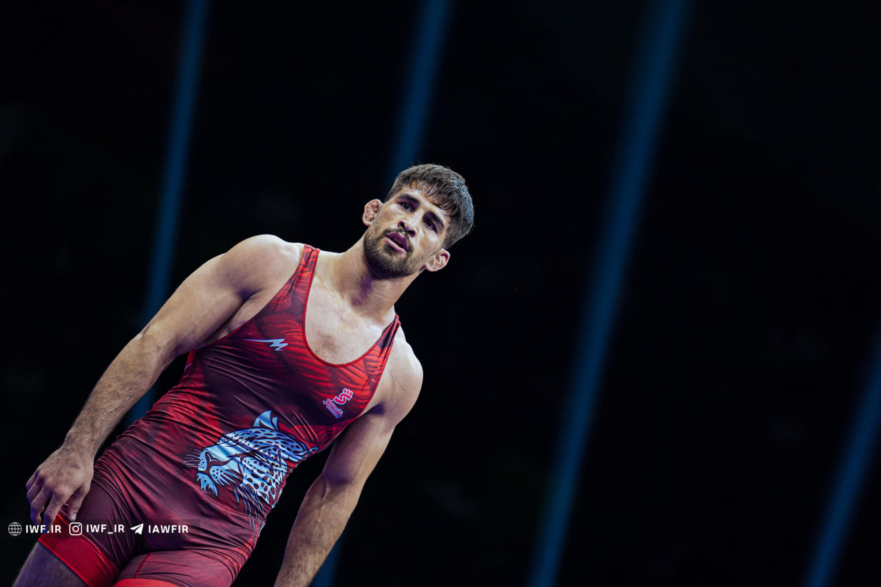 عکس از یونس امامی کشتی‌گیر وزن ۷۴ کیلوگرم ایران