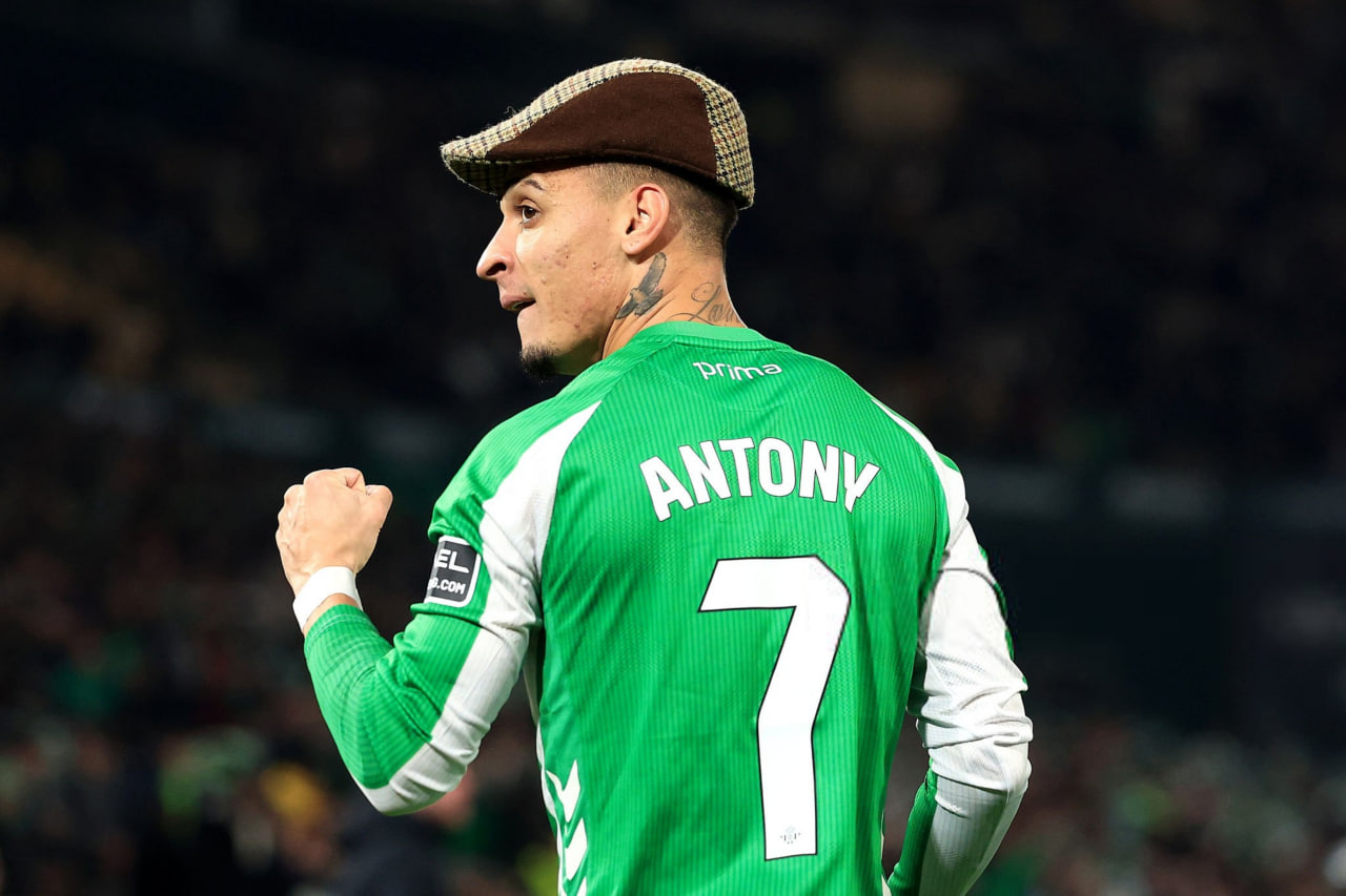 آنتونی وینگر برزیلی در حال انجام شادی گل - رئال بتیس