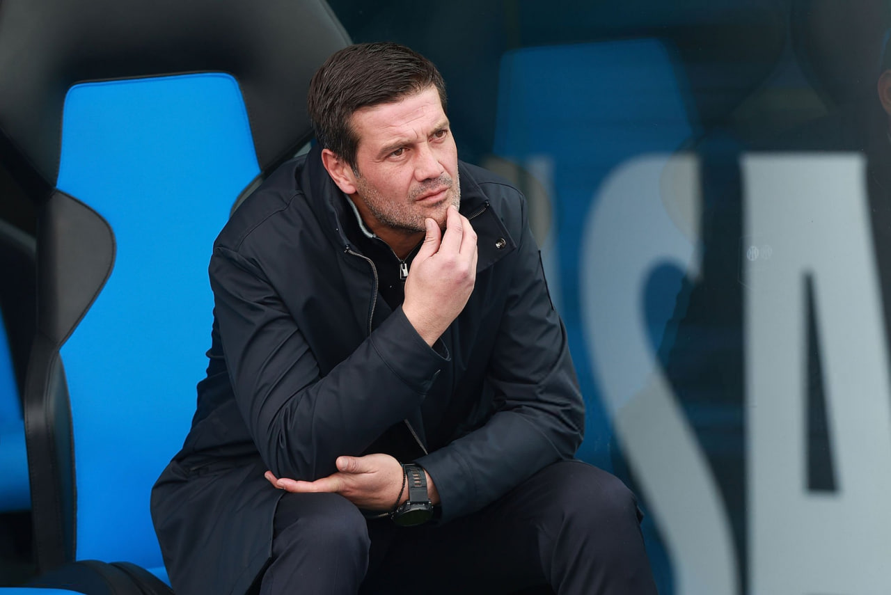 کریستین کیوو سرمربی رومانیایی در کنار زمین - اینتر