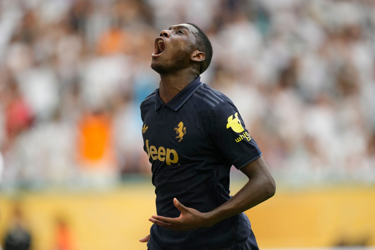 راندل کولو موانی مهاجم فرانسوی در زمین - پاری سن ژرمن