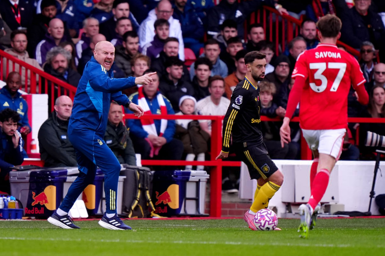 شان دایچ مربی انگلیسی در کنار زمین - ناتینگهام فارست