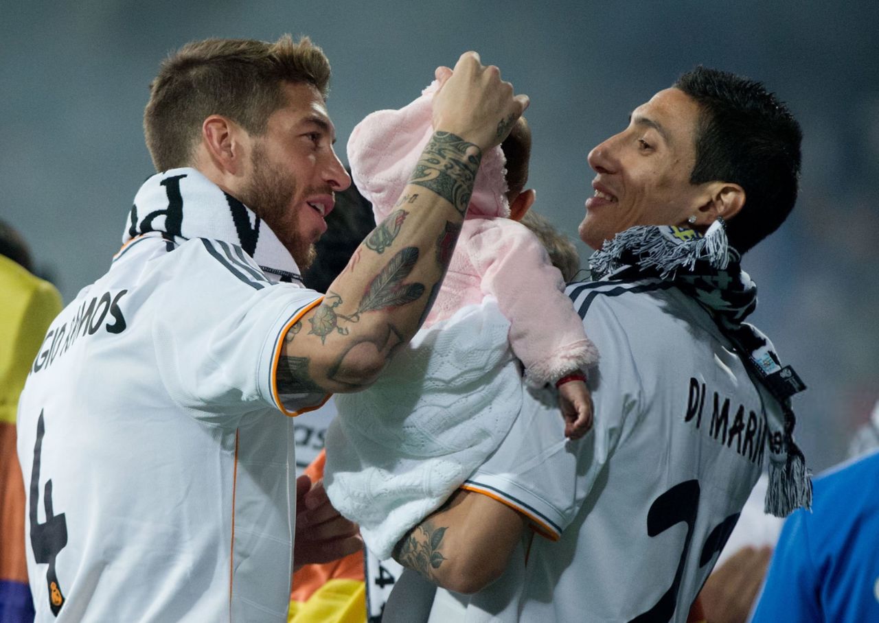 آنخل دی ماریا و سرخیو راموس در جشن قهرمانی رئال مادرید در لیگ قهرمانان اروپا 