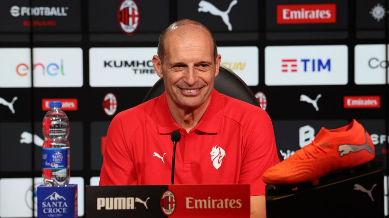 ماسیمیلیانو الگری ماسیمیلیانو الگری، سرمربی میلان، در کنفرانس مطبوعاتی