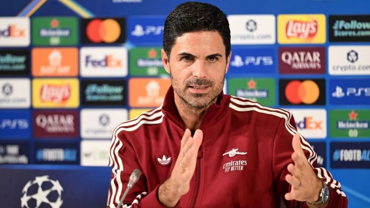 میکل آرتتا، سرمربی اسپانیایی آرسنال، در کنفرانس مطبوعاتی 