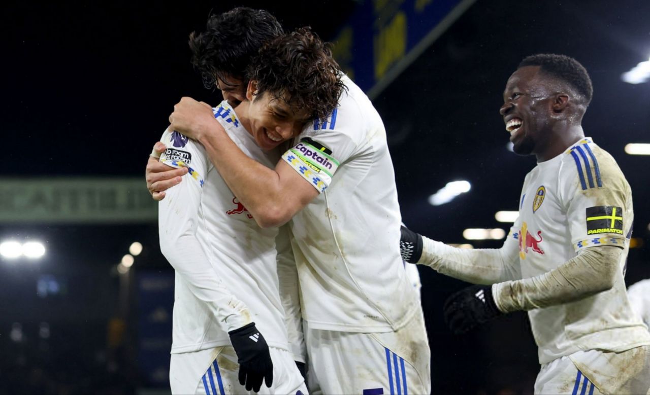 خوشحالی تاناکا پس از گلزنی مقابل لیورپول 