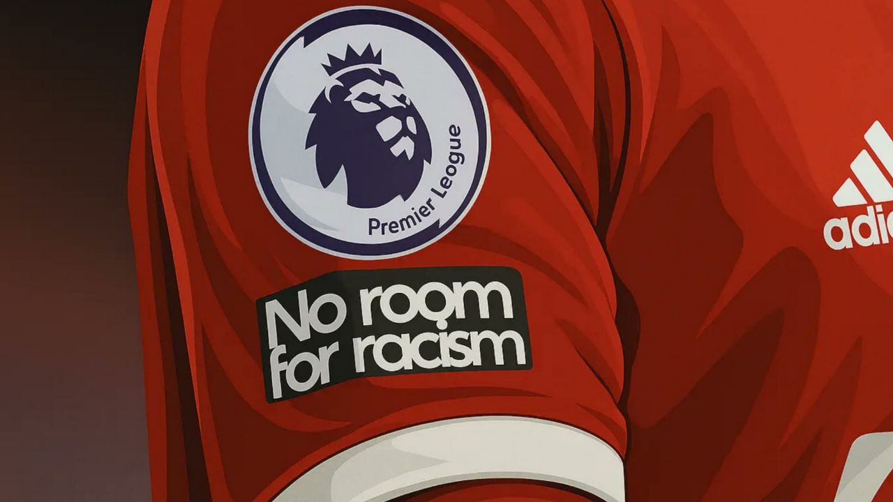 شعار ضد توهین نژادی در پیراهن منچستریونایتد 