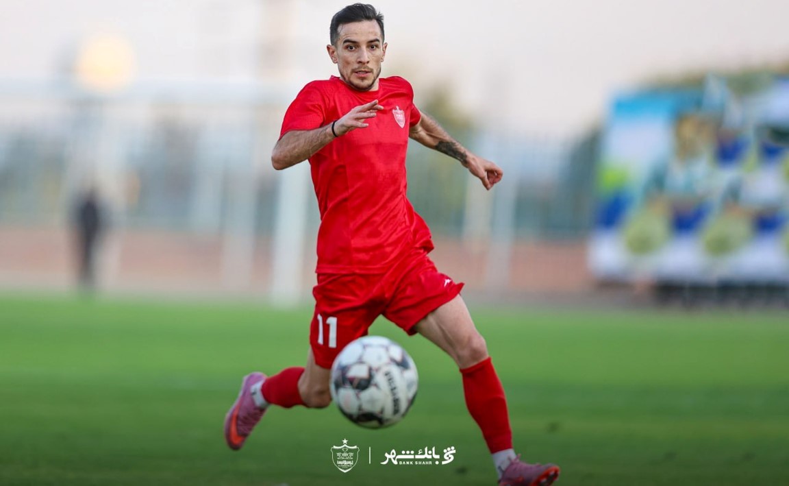 فرشاد احمدزاده وینگر پرسپولیس تهران - بازی پرسپولیس و آریو اسلامشهر - لیگ برتر ایران
