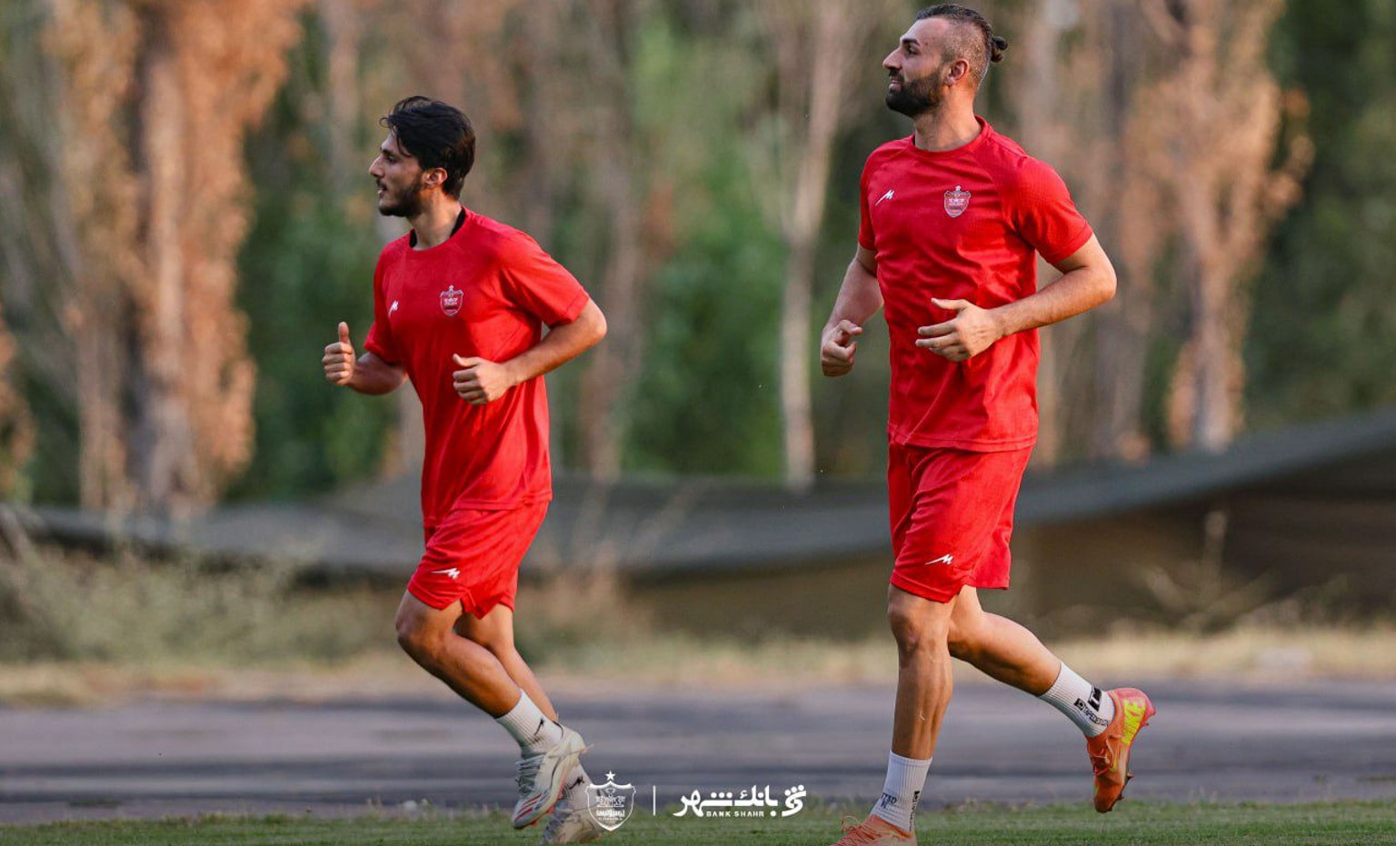 سردار دورسون مهاجم پرسپولیس تهران و بازیکن سابق تیم ملی ترکیه و فنرباحچه و آلانیا اسپور - محمدحسین صادقی وینگر پرسپولیس و سابق هوادار - لیگ برتر ایران