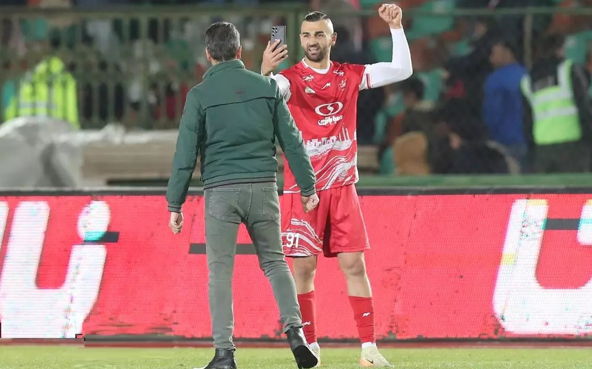 سردار دورسون مهاجم پرسپولیس تهران و بازیکن سابق تیم ملی ترکیه و سوپرلیگ ترکیه - لیگ برتر ایران