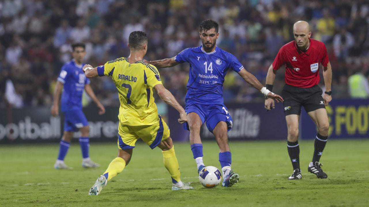 زبیر نیکنفس هافبک استقلال تهران - کریستیانو رونالدو مهاجم النصر عربستان و تیم ملی پرتغال و بازیکن سابق منچستریونایتد و رئال مادرید - لیگ نخبگان آسیا - لیگ برتر ایران