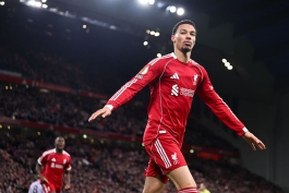 هوگو اکیتیکه در آنفیلد