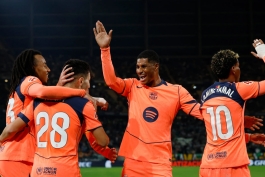 خوشحالی یامال، رشفورد، بردغجی و کونده چهار بازیکن بارسلونا مقابل رئال بتیس 2025