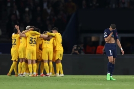 ناراحتی مهاجم فرانسوی پاری سن ژرمن هنگام دریافت گل/لیگ قهرمانان