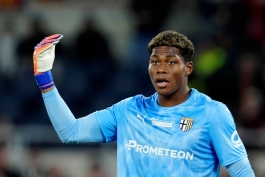 زیون سوزوکی دروازه‌بان ژاپنی پارما در فصل 26-2025