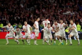 بازیکنان لهستان پس از صعود به مسابقات یورو 2024