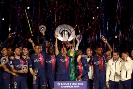جشن قهرمانی پاری سن ژرمن در لیگ فرانسه 24-2023