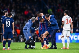 مصدومیت اشرف حکیمی در بازی پاری سن ژرمن و بایرن مونیخ در لیگ قهرمانان 