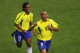 رونالدو نازاریو و رونالدینیو در تیم ملی برزیل 