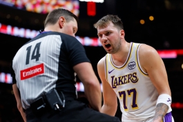 بسکتبال NBA - لس آنجلس لیکرز و آتلانتا هاوکس - لوکا دانچیچ