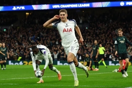 میکی فن ده فن در بازی تاتنهام و کپنهاگن