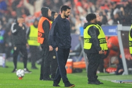 آلوارو آربلوا در جریان بازی رئال مادرید مقابل بنفیکا در لیگ قهرمانان اروپا - سرمربی اسپانیایی رئال مادرید