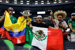 هواداران مکزیک و کلمبیا