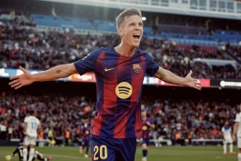 دنی اولمو پس از گلزنی مقابل آلاوس در لالیگا - هافبک اسپانیایی بارسلونا