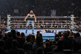 جان سینا و براک لزنر؛ ستارگان کشتی کج و WWE در شوی اسمکداون