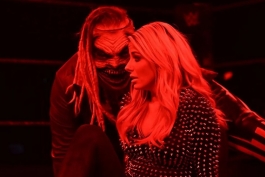 الکسا بلس و بری وایت؛ ستارگان کشتی کج و WWE