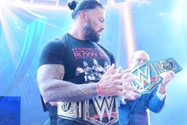 رومن رینز، قهرمان کمربند آندسپیوتد WWE