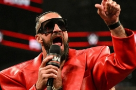 سث رالینز، ستاره کشتی کج و WWE در شوی راو