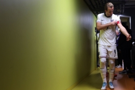 هری کین با پیراهن تیم ملی انگلیس