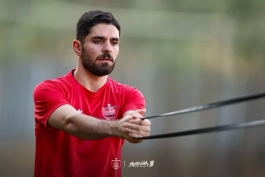 عکس از محمد عمری بازیکن پرسپولیس در تمرینات
