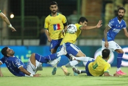 عکس از بازی استقلال و صنعت نفت آبادان در سال ۱۴۰۲
