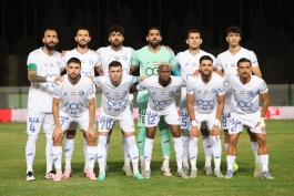 عکس تیمی از بازیکنان استقلال در بازی مقابل چادرملو