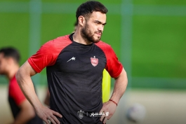 عکس از اوستون اورونوف وینگر ازبکستانی پرسپولیس