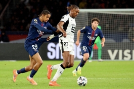 ژرمی ژاکه مدافع فرانسوی در زمین - رن