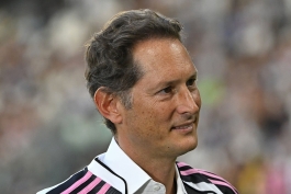 جان آلکان میلیاردر ایتالیایی در زمین - یوونتوس