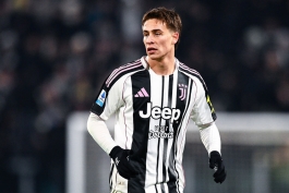 کنان ییلدیز وینگر ترکیه‌ای در زمین - یوونتوس