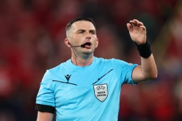 مایکل اولیور داور انگلیسی در زمین - رئال مادرید