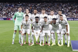 بازیکنان رئال مادرید در حال انداختن عکس تیمی - رئال مادرید