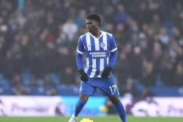 هافبک کامرونی برایتون در جریان دیدار با وست هم 